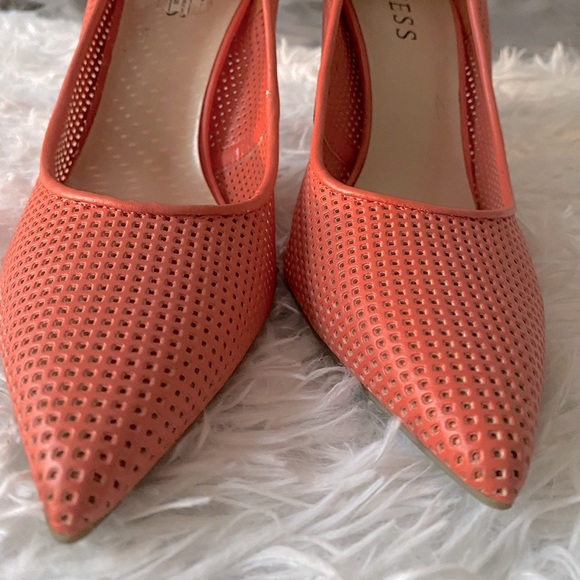 Guess Heels 👠 - Picture 4 of 7